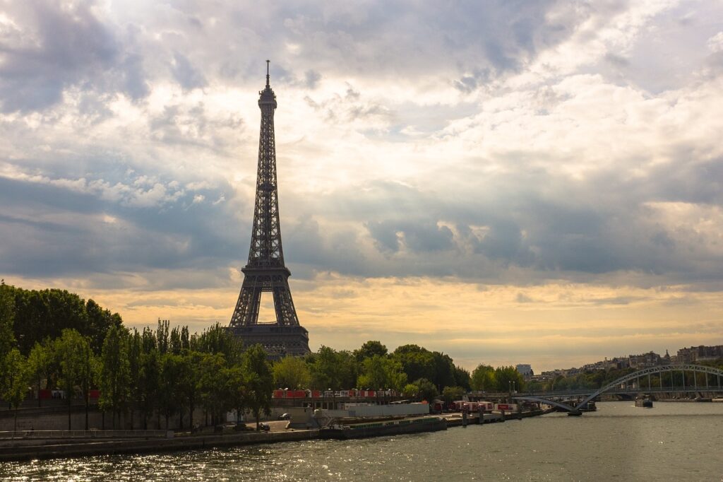 eiffel tower, paris, france-1562994.jpg